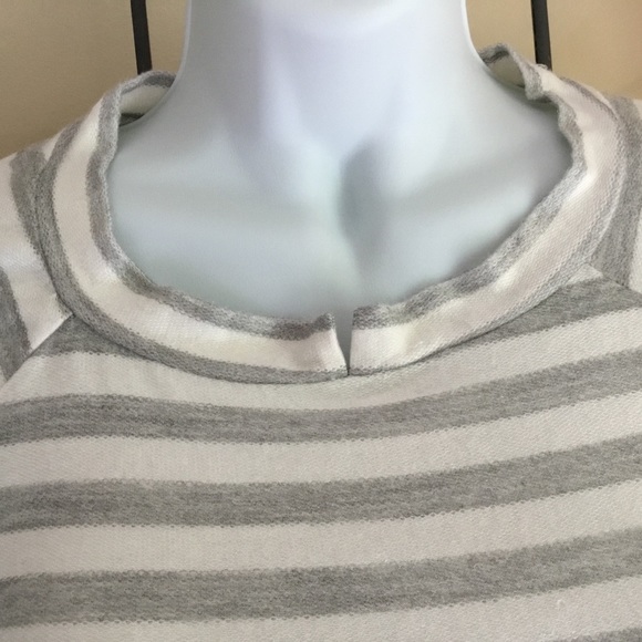 A Pea in the Pod maternity shirt - Picture 3 of 5